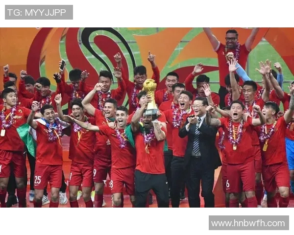 广州足球队中路突破革新探索与实践解析助力球队新辉煌