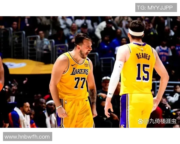 2013年湖人队与纽约尼克斯的精彩对决回顾与分析