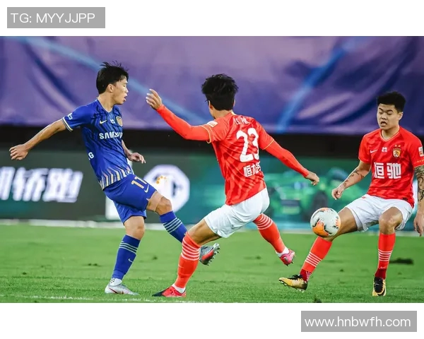 恒大与香港对决球迷热情高涨精彩瞬间回顾视频分享