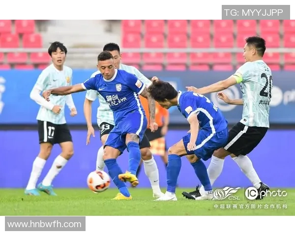 武汉队迎战重庆力帆期待精彩对决球迷热情高涨助力主场胜利