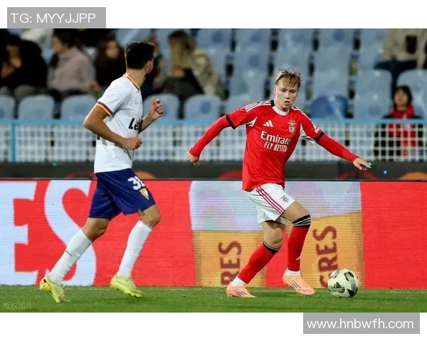 2019年甘冈与摩纳哥激战回顾两队精彩表现与赛季影响分析 2019年甘冈与摩纳哥激战回顾两队精彩表现与赛季影响分析